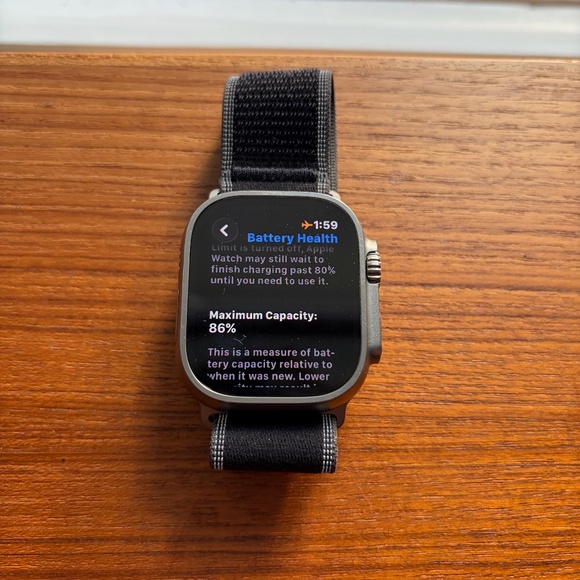 Apple Watch Ultra Titanium - Picture 8 of 11
